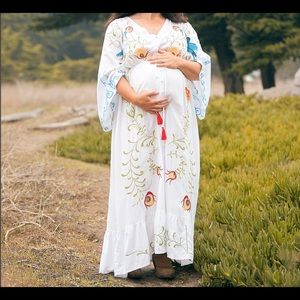 Hand embroidered dress. Mexicana/Bohemian style. Great for maternity. One size